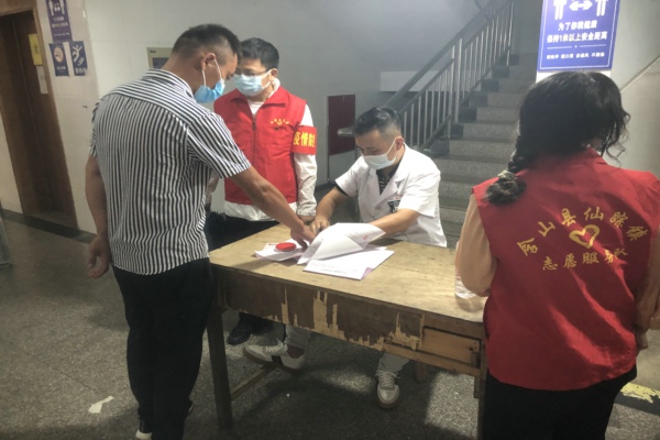 仙蹤鎮(zhèn)：疫苗接種“向前行” 志愿服務(wù)“跟后走”3副本.jpg