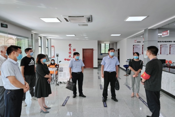 市僑聯(lián)調(diào)研基層僑聯(lián)組織建設(shè)并走訪企業(yè)1副本.jpg