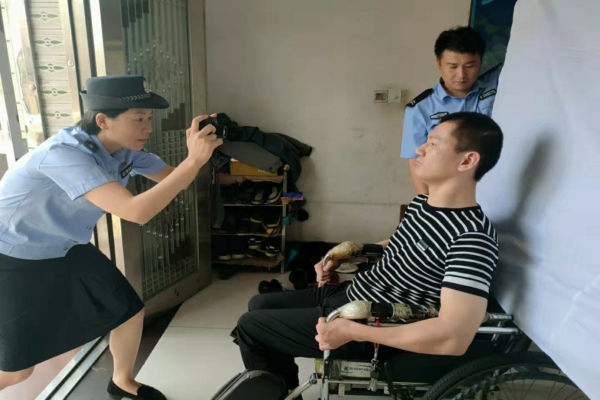 林頭所黨支部：上門辦證解民憂 貼心服務(wù)暖人心副本.jpg